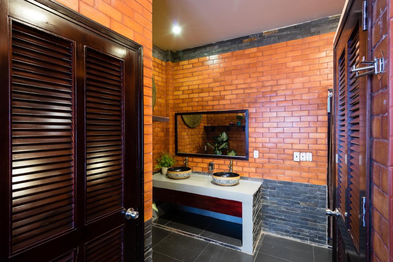 The Red House Bed & Breakfast Ho Chi Minh City Exterior photo